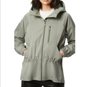 BERNARDO Water Resistant Hooded Rain Jacket In Evergreen